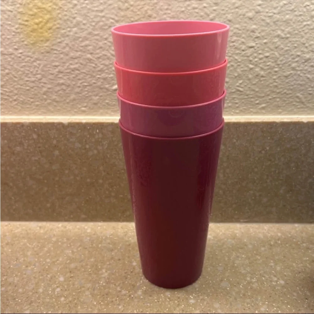 ❤️ Pink Gradient Plastic Tumbler Set